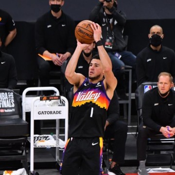 欧联杯数据中心-布克连歇6分钟被轰一波流 太阳教头昏招葬送好局？